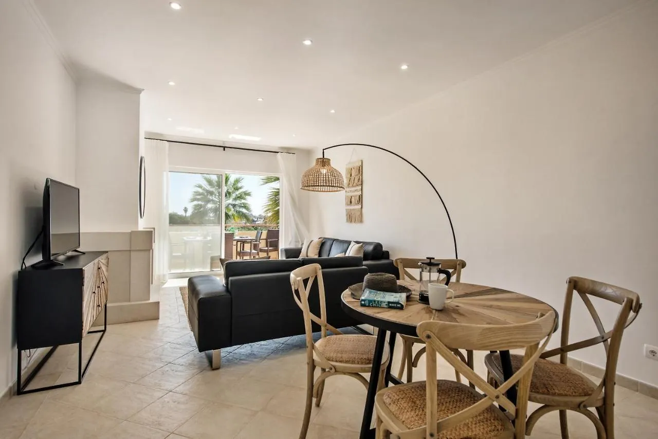 Luxurious First Floor Apartment Sleeps 4 Carvoeiro  Carvoeiro (Lagoa)