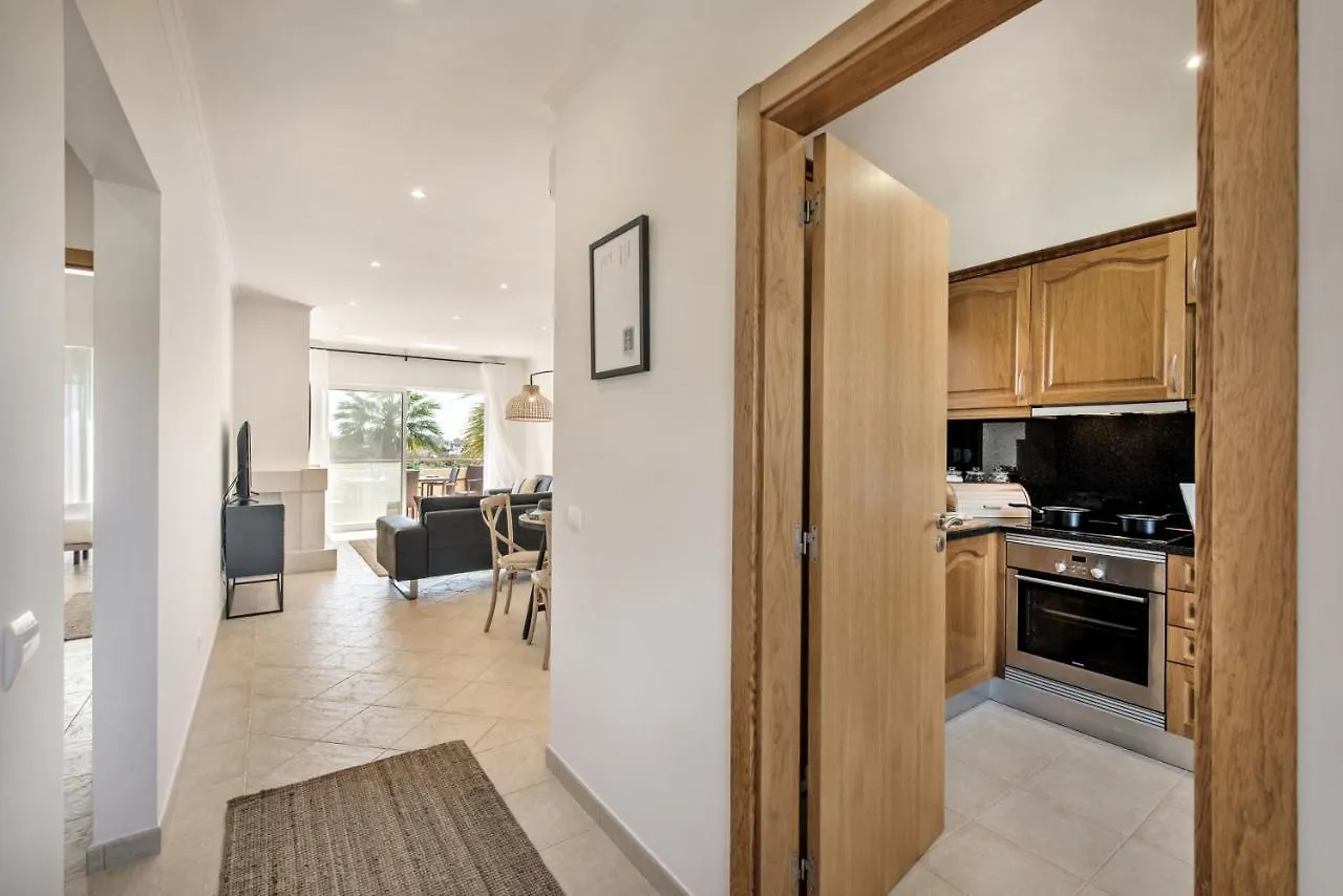 Luxurious First Floor Apartment Sleeps 4 Carvoeiro  Portugal