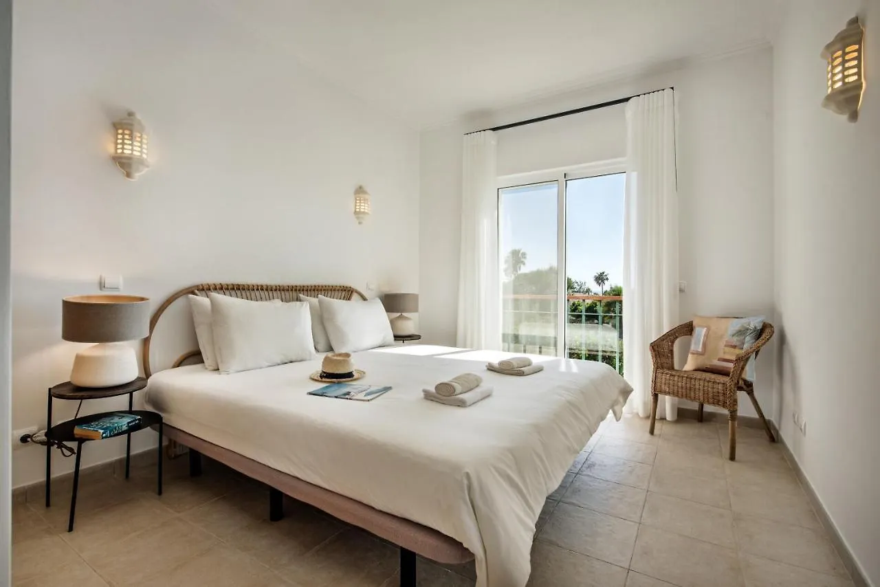 Luxurious First Floor Apartment Sleeps 4 Carvoeiro